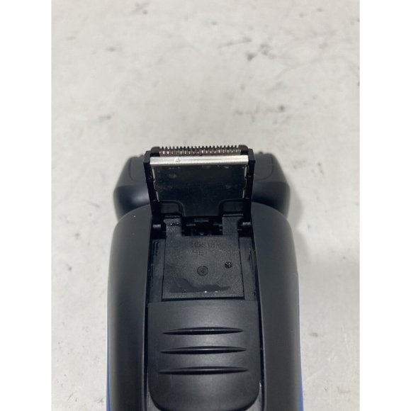 Remington PF7600 electric razor Good Condition - Picture 3 of 5